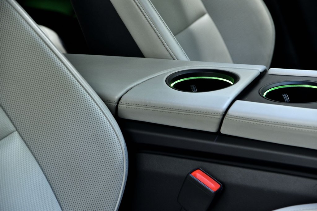 2021 Porsche Taycan 4S in Laval, Quebec - 34 - w1024h768px