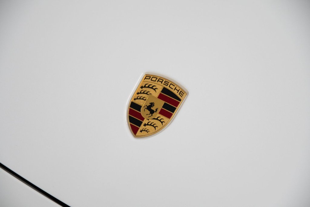 2021 Porsche Taycan 4S in Laval, Quebec - 5 - w1024h768px