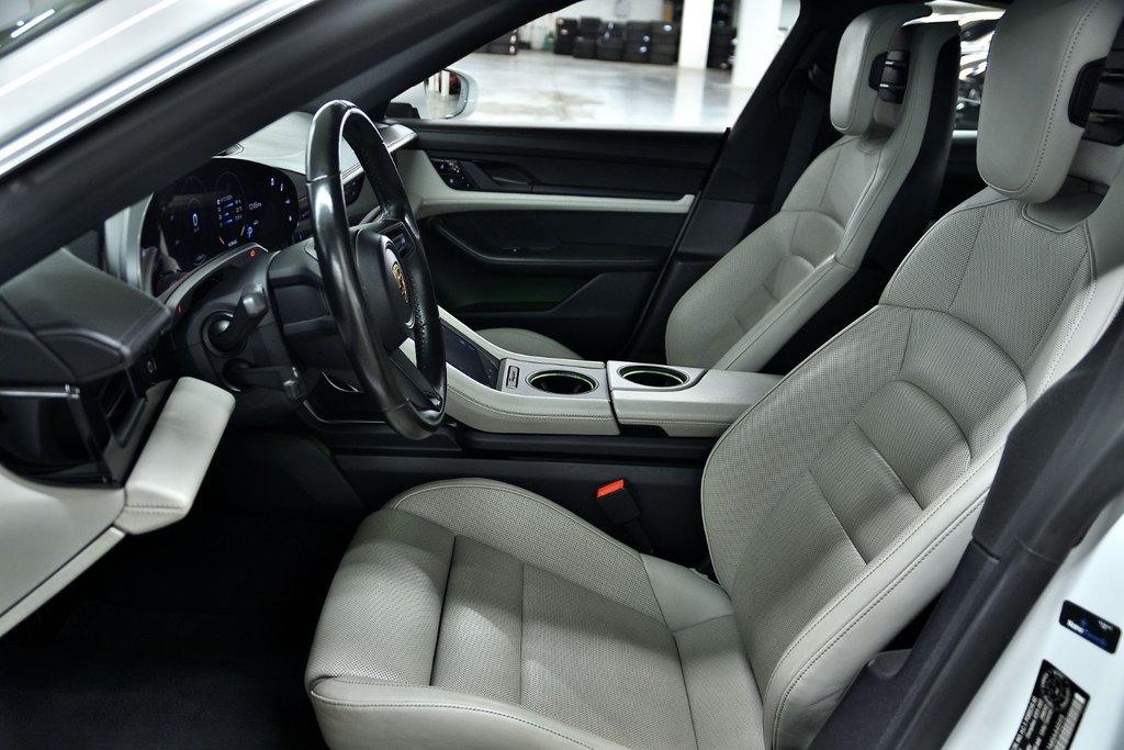 2021 Porsche Taycan 4S in Laval, Quebec - 14 - w1024h768px