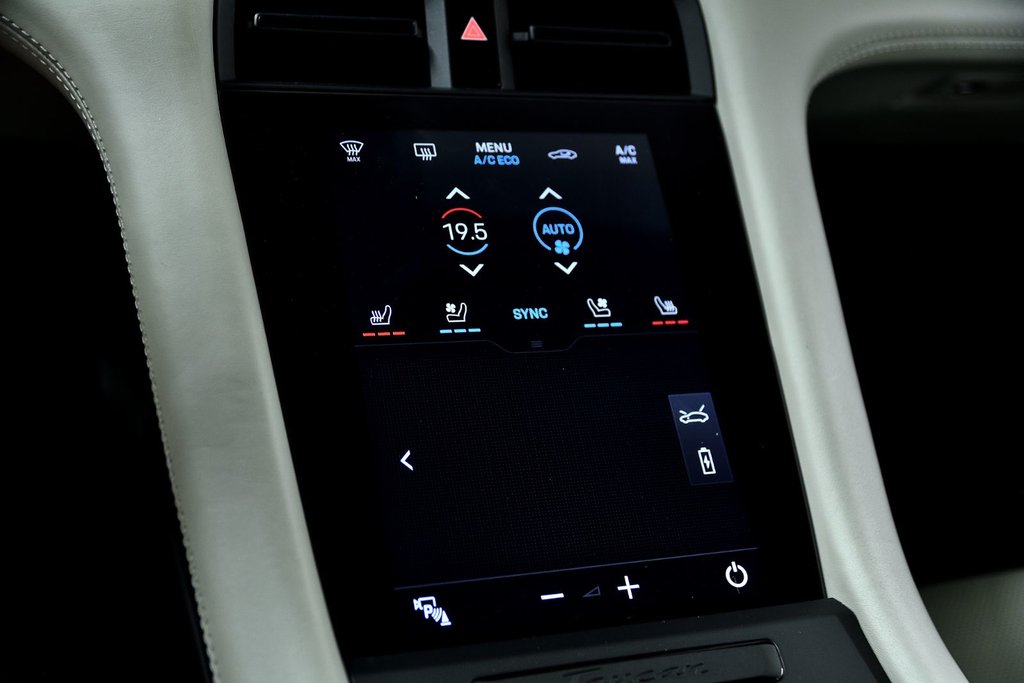 2021 Porsche Taycan 4S in Laval, Quebec - 26 - w1024h768px