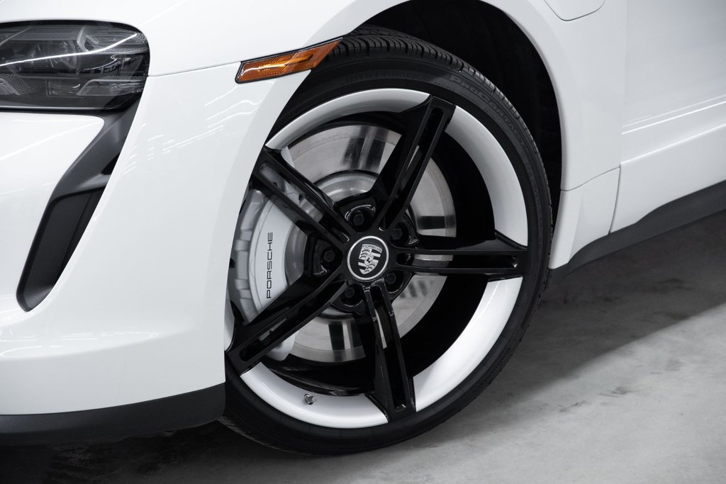 2021 Porsche Taycan 4S in Laval, Quebec - 7 - w1024h768px