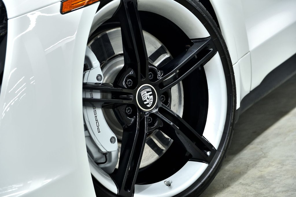 2021 Porsche Taycan 4S in Laval, Quebec - 8 - w1024h768px