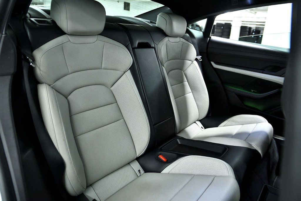 2021 Porsche Taycan 4S in Laval, Quebec - 35 - w1024h768px