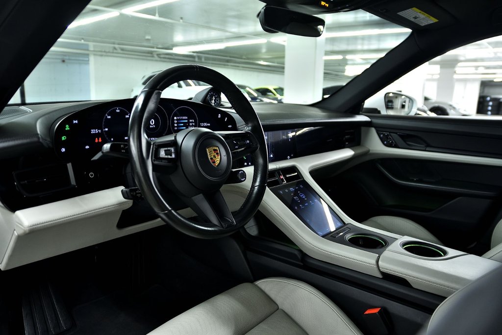 2021 Porsche Taycan 4S in Laval, Quebec - 12 - w1024h768px