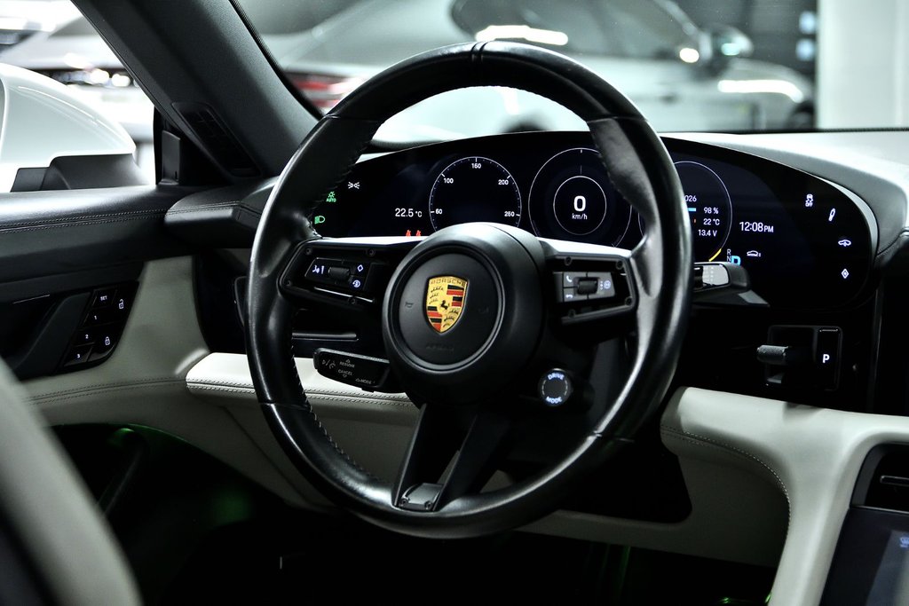 2021 Porsche Taycan 4S in Laval, Quebec - 39 - w1024h768px