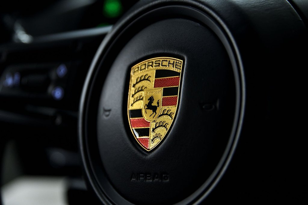 2021 Porsche Taycan 4S in Laval, Quebec - 20 - w1024h768px