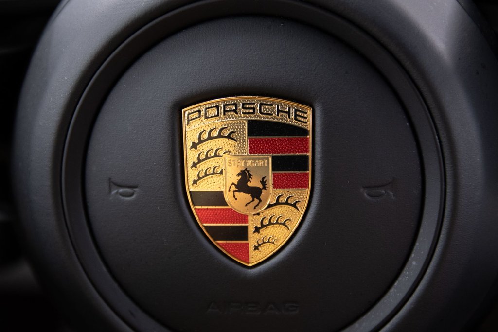 2021 Porsche Taycan 4S in Laval, Quebec - 20 - w1024h768px