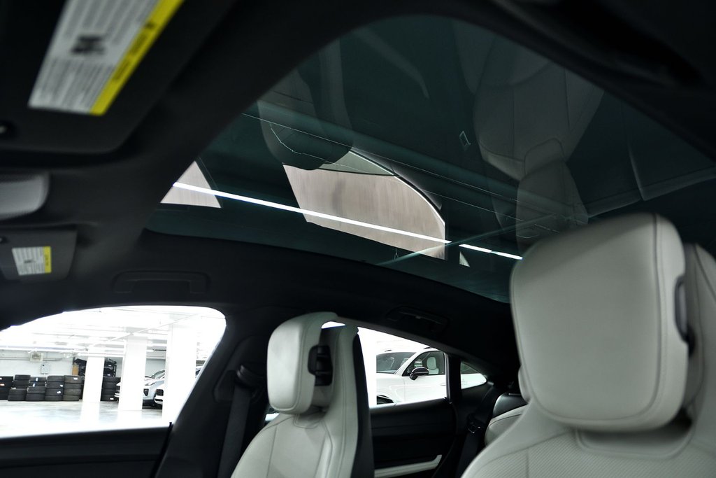 2021 Porsche Taycan 4S in Laval, Quebec - 17 - w1024h768px