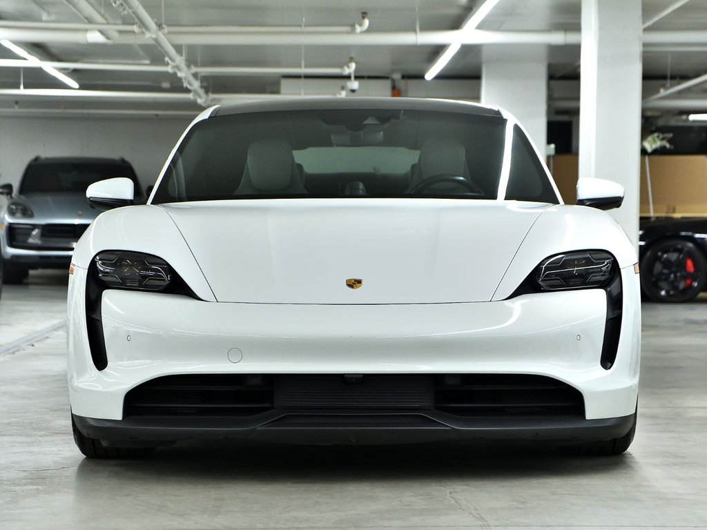2021 Porsche Taycan 4S in Laval, Quebec - 5 - w1024h768px