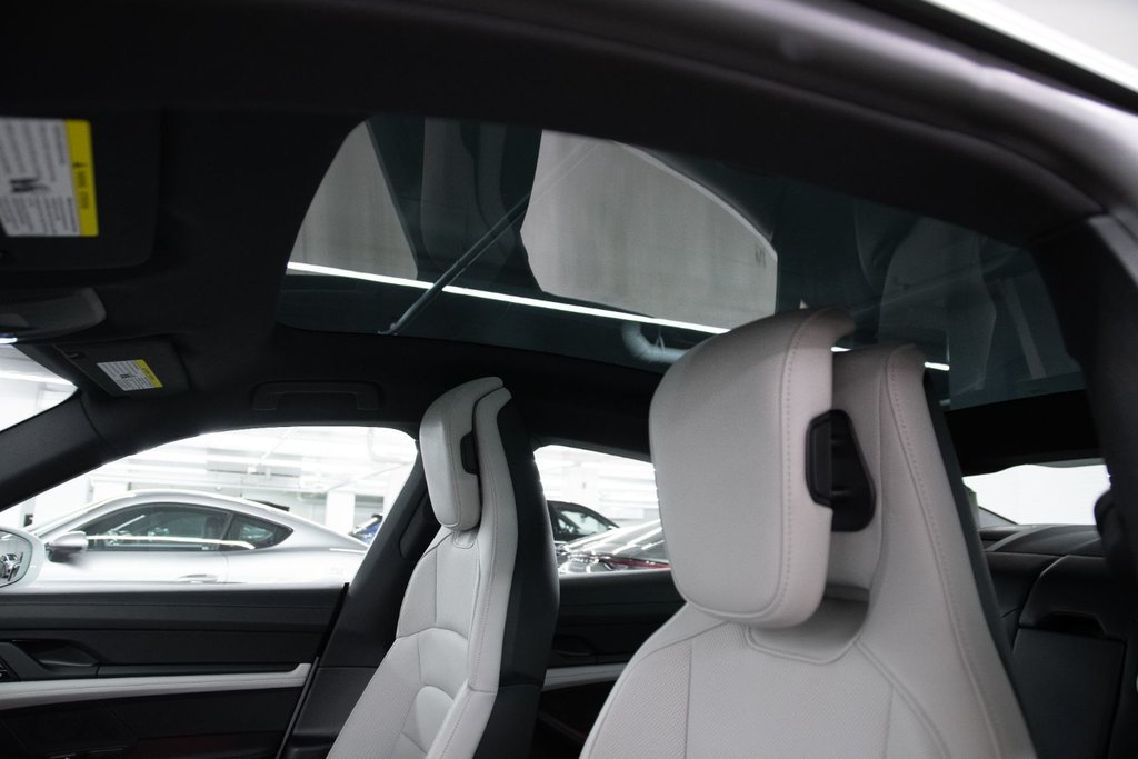 2021 Porsche Taycan 4S in Laval, Quebec - 16 - w1024h768px