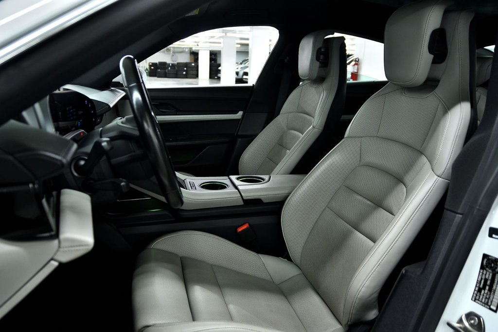 2021 Porsche Taycan 4S in Laval, Quebec - 15 - w1024h768px