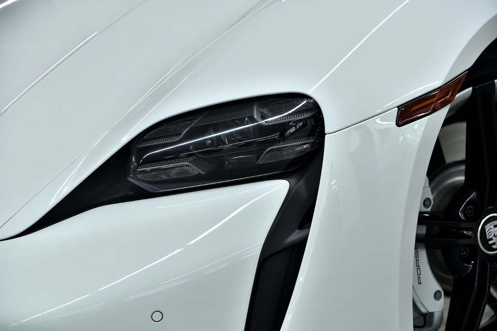 2021 Porsche Taycan 4S in Laval, Quebec - 7 - w1024h768px
