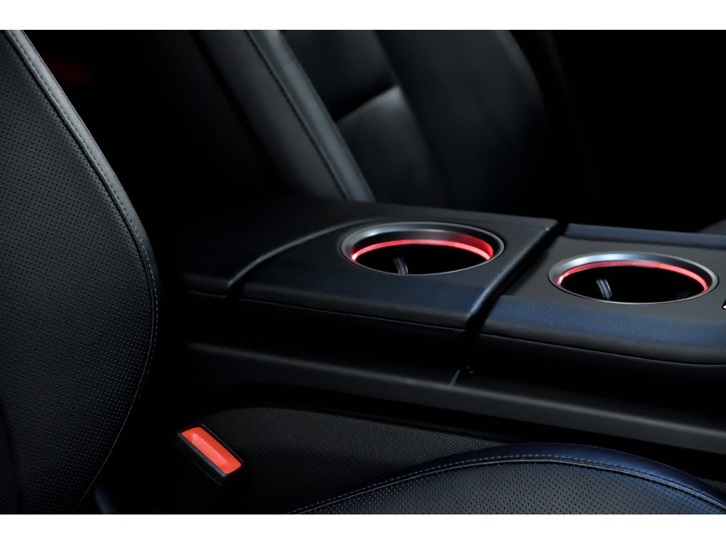 2022 Porsche Taycan 4S Cross Turismo / Offroad Package / ACC / BOSE in Laval, Quebec - 37 - w1024h768px