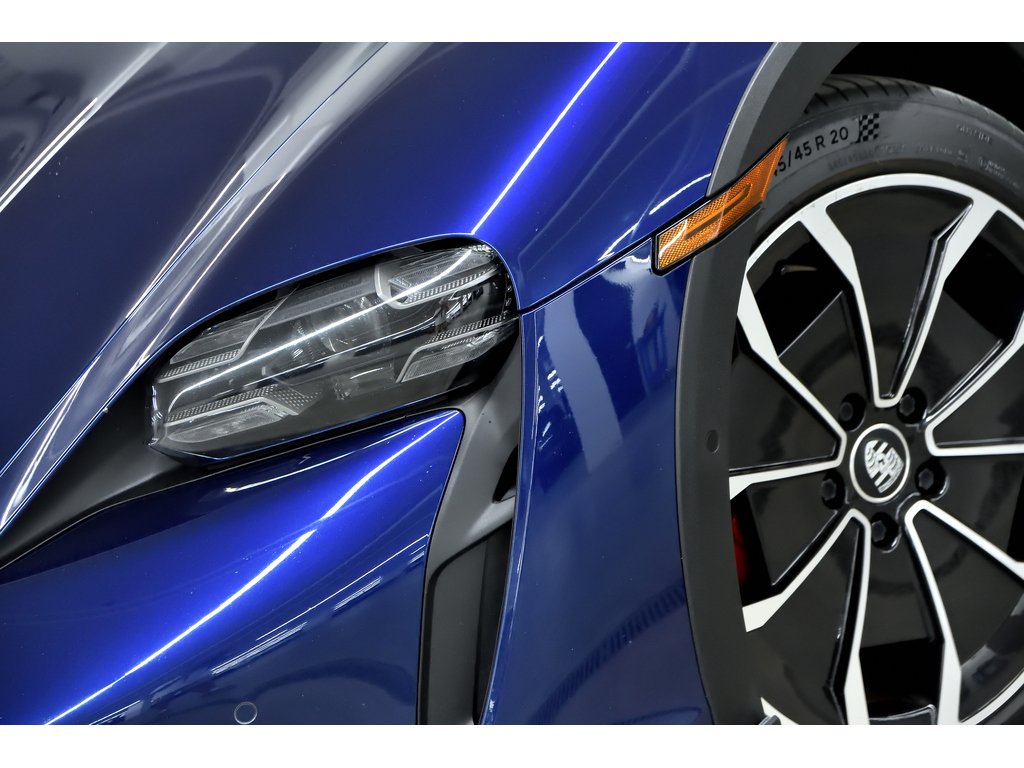 2022 Porsche Taycan 4S Cross Turismo / Offroad Package / ACC / BOSE in Laval, Quebec - 7 - w1024h768px