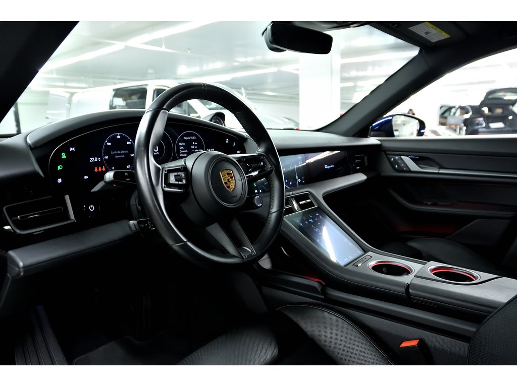 2022 Porsche Taycan 4S Cross Turismo / Offroad Package / ACC / BOSE in Laval, Quebec - 11 - w1024h768px