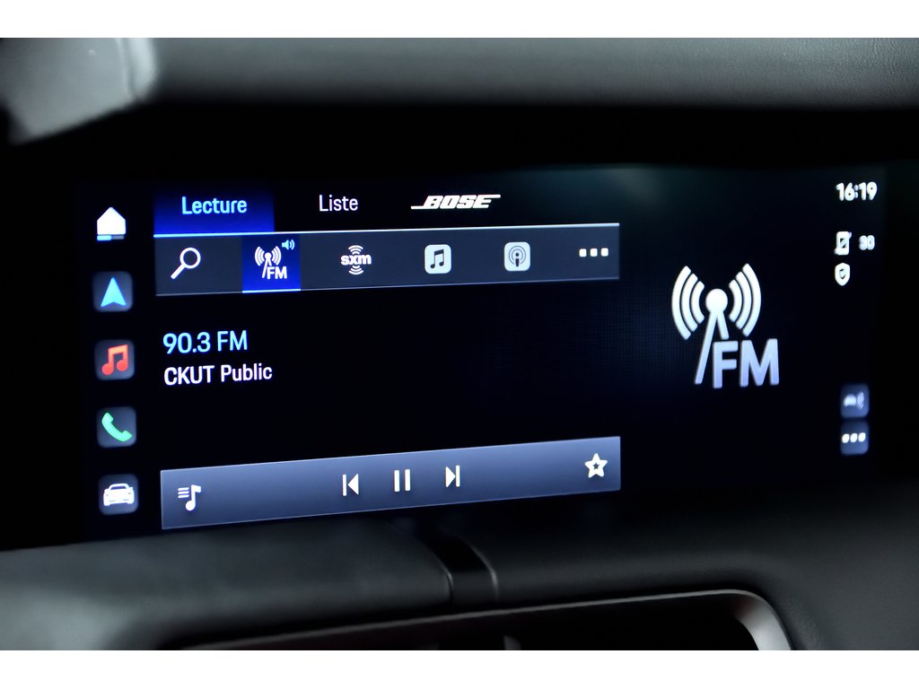 2022 Porsche Taycan 4S Cross Turismo / Offroad Package / ACC / BOSE in Laval, Quebec - 22 - w1024h768px