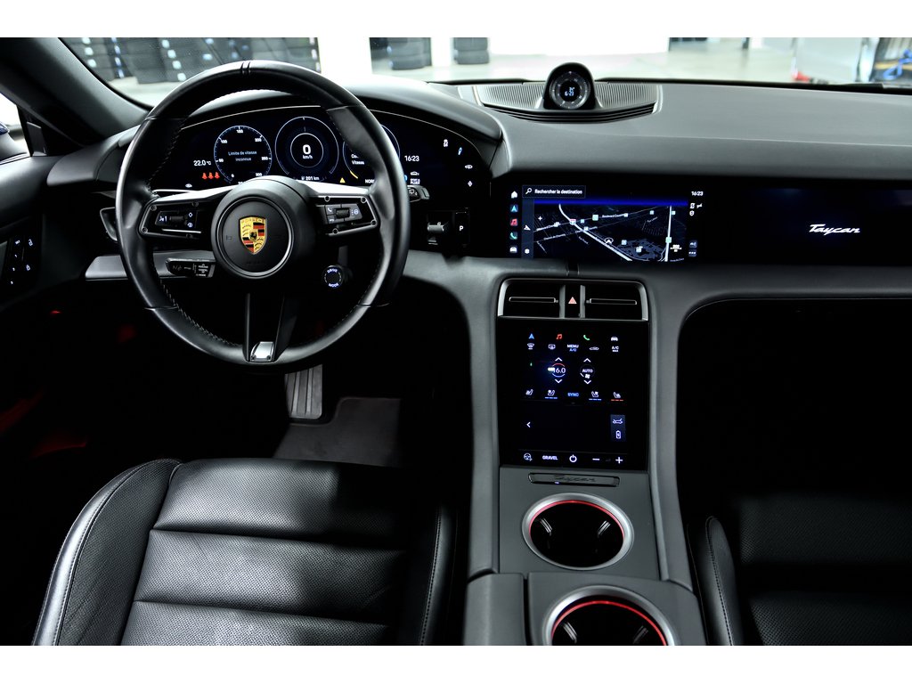 2022 Porsche Taycan 4S Cross Turismo / Offroad Package / ACC / BOSE in Laval, Quebec - 38 - w1024h768px