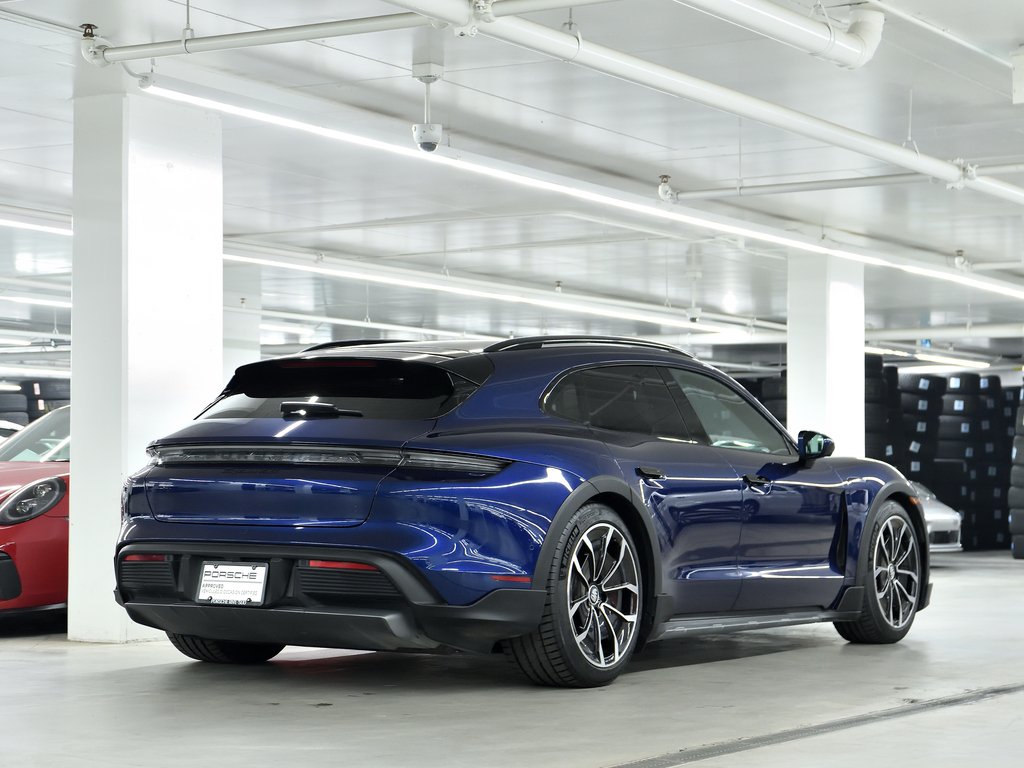 2022 Porsche Taycan 4S Cross Turismo / Offroad Package / ACC / BOSE in Laval, Quebec - 3 - w1024h768px