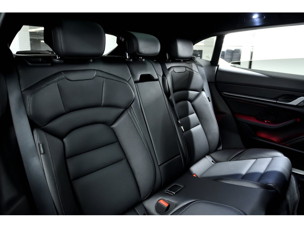 Porsche Taycan 4S Cross Turismo / Offroad Package / ACC / BOSE 2022 à Laval, Québec - 42 - w1024h768px