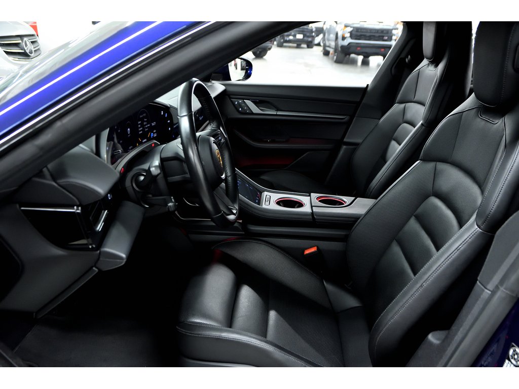 2022 Porsche Taycan 4S Cross Turismo / Offroad Package / ACC / BOSE in Laval, Quebec - 13 - w1024h768px