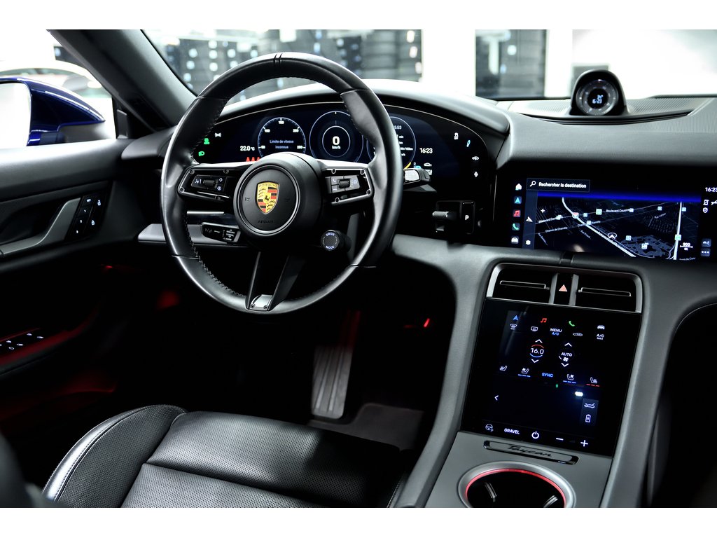 2022 Porsche Taycan 4S Cross Turismo / Offroad Package / ACC / BOSE in Laval, Quebec - 40 - w1024h768px