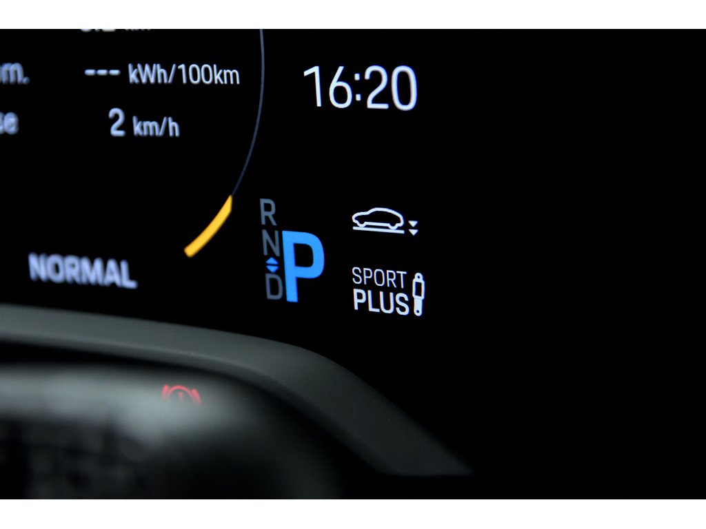 2022 Porsche Taycan 4S Cross Turismo / Offroad Package / ACC / BOSE in Laval, Quebec - 26 - w1024h768px