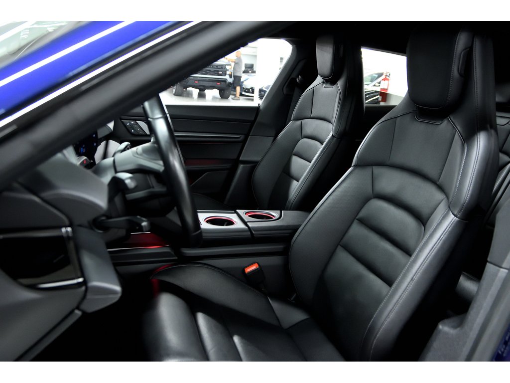 2022 Porsche Taycan 4S Cross Turismo / Offroad Package / ACC / BOSE in Laval, Quebec - 14 - w1024h768px