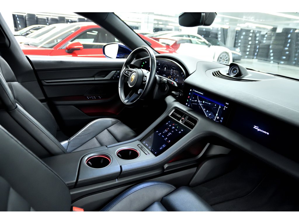 2022 Porsche Taycan 4S Cross Turismo / Offroad Package / ACC / BOSE in Laval, Quebec - 31 - w1024h768px