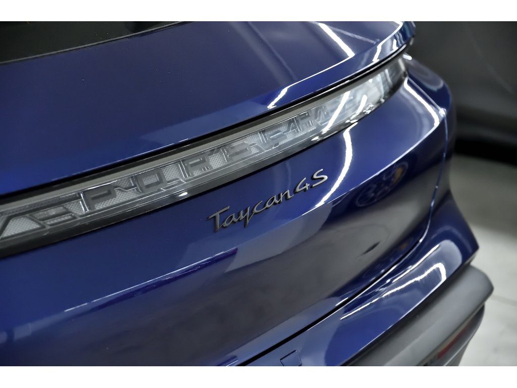 2022 Porsche Taycan 4S Cross Turismo / Offroad Package / ACC / BOSE in Laval, Quebec - 43 - w1024h768px
