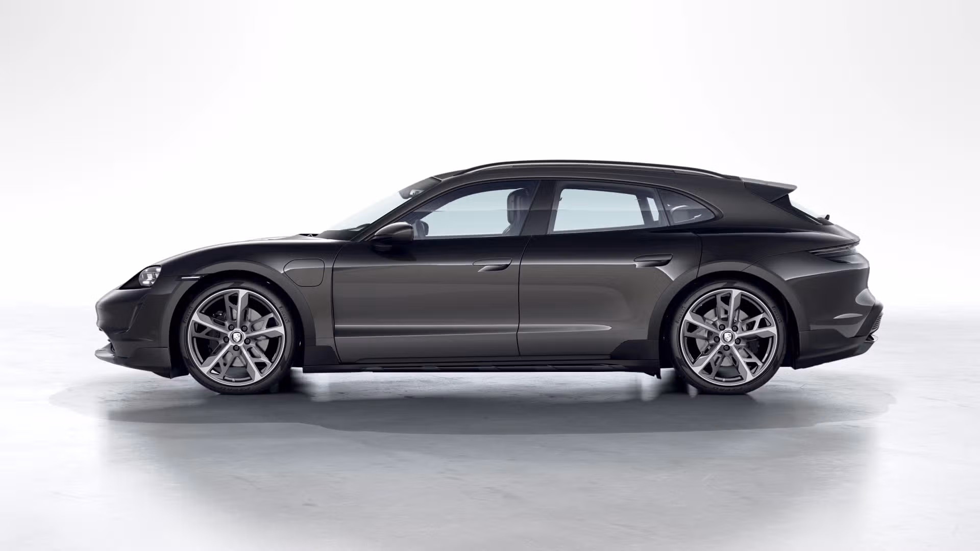 Porsche Taycan 4 Cross Turismo 2022 à Laval, Québec - 2 - w1024h768px