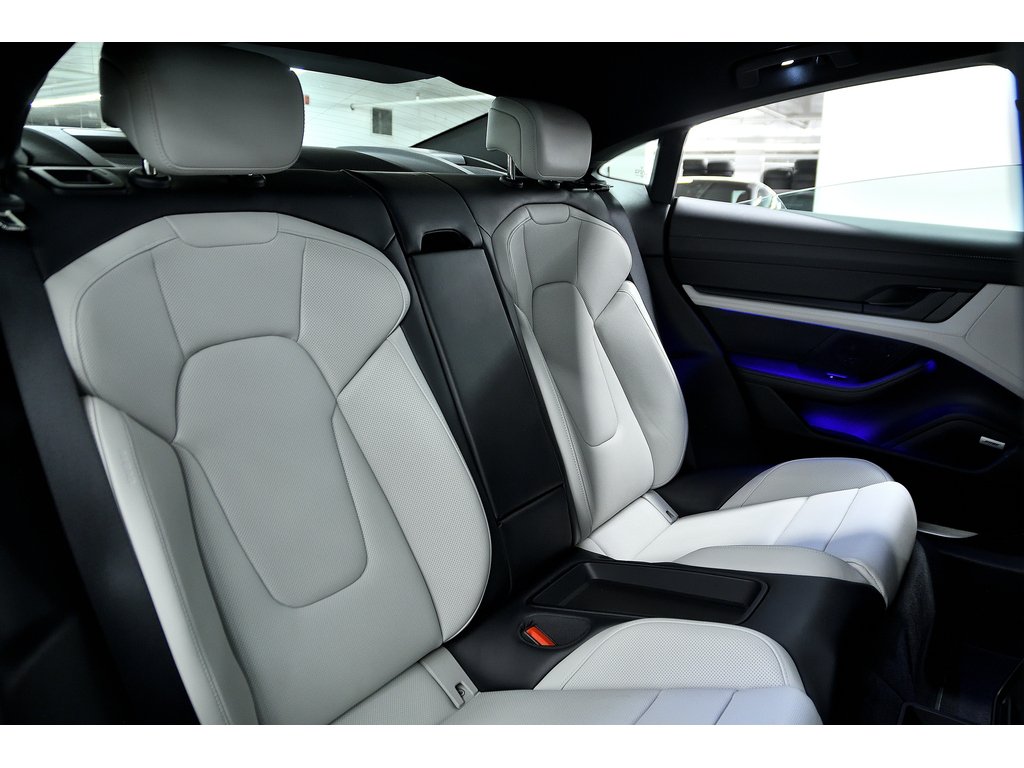 2023 Porsche Taycan 4S AWD / Premium Package / Rear Axle / BOSE in Laval, Quebec - 38 - w1024h768px