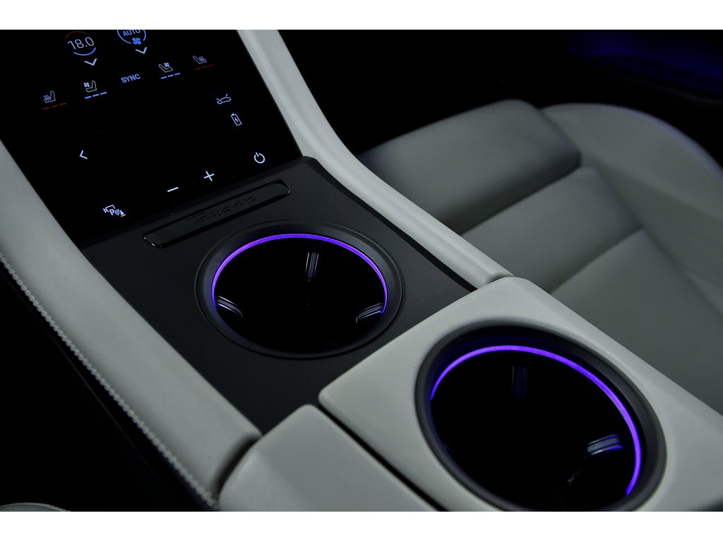 2023 Porsche Taycan 4S AWD / Premium Package / Rear Axle / BOSE in Laval, Quebec - 27 - w1024h768px