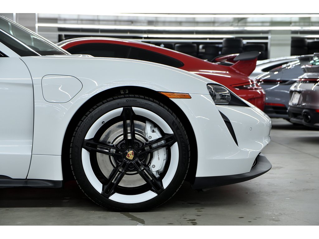 2023 Porsche Taycan 4S AWD / Premium Package / Rear Axle / BOSE in Laval, Quebec - 9 - w1024h768px