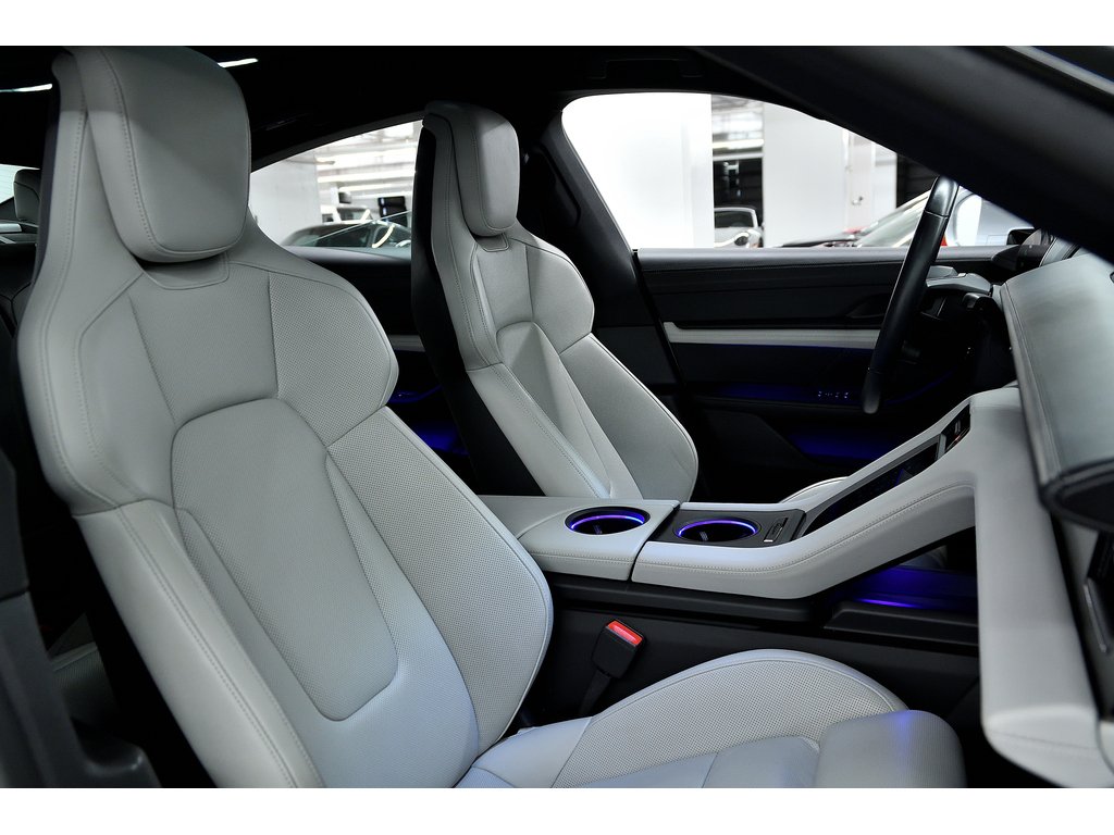 2023 Porsche Taycan 4S AWD / Premium Package / Rear Axle / BOSE in Laval, Quebec - 33 - w1024h768px