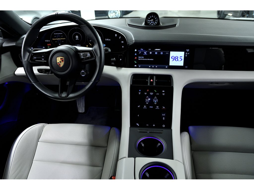 2023 Porsche Taycan 4S AWD / Premium Package / Rear Axle / BOSE in Laval, Quebec - 35 - w1024h768px
