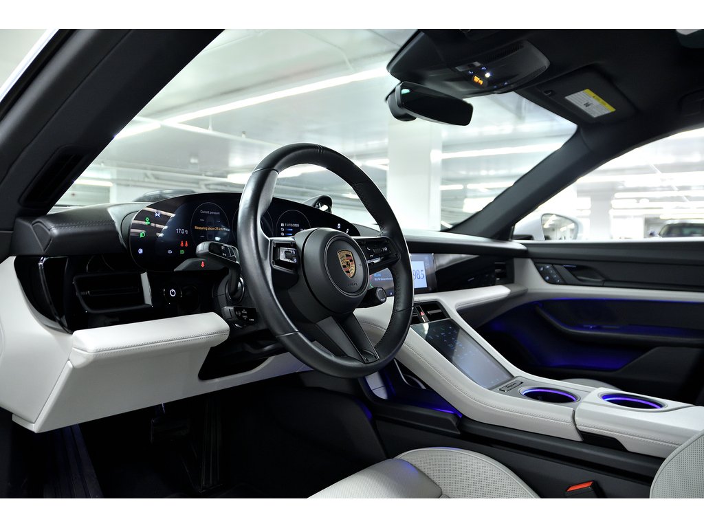 2023 Porsche Taycan 4S AWD / Premium Package / Rear Axle / BOSE in Laval, Quebec - 11 - w1024h768px