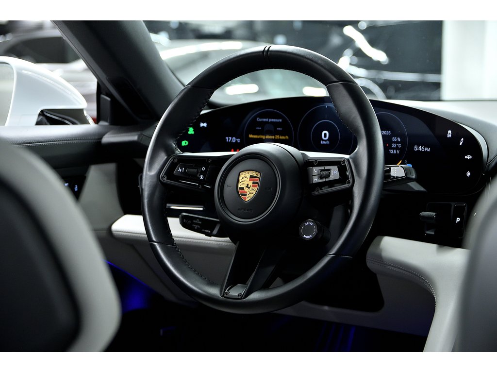 2023 Porsche Taycan 4S AWD / Premium Package / Rear Axle / BOSE in Laval, Quebec - 37 - w1024h768px