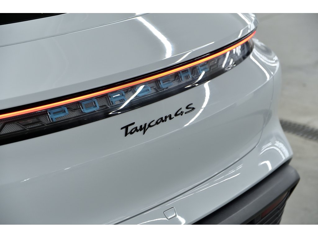 2023 Porsche Taycan 4S AWD / Premium Package / Rear Axle / BOSE in Laval, Quebec - 41 - w1024h768px