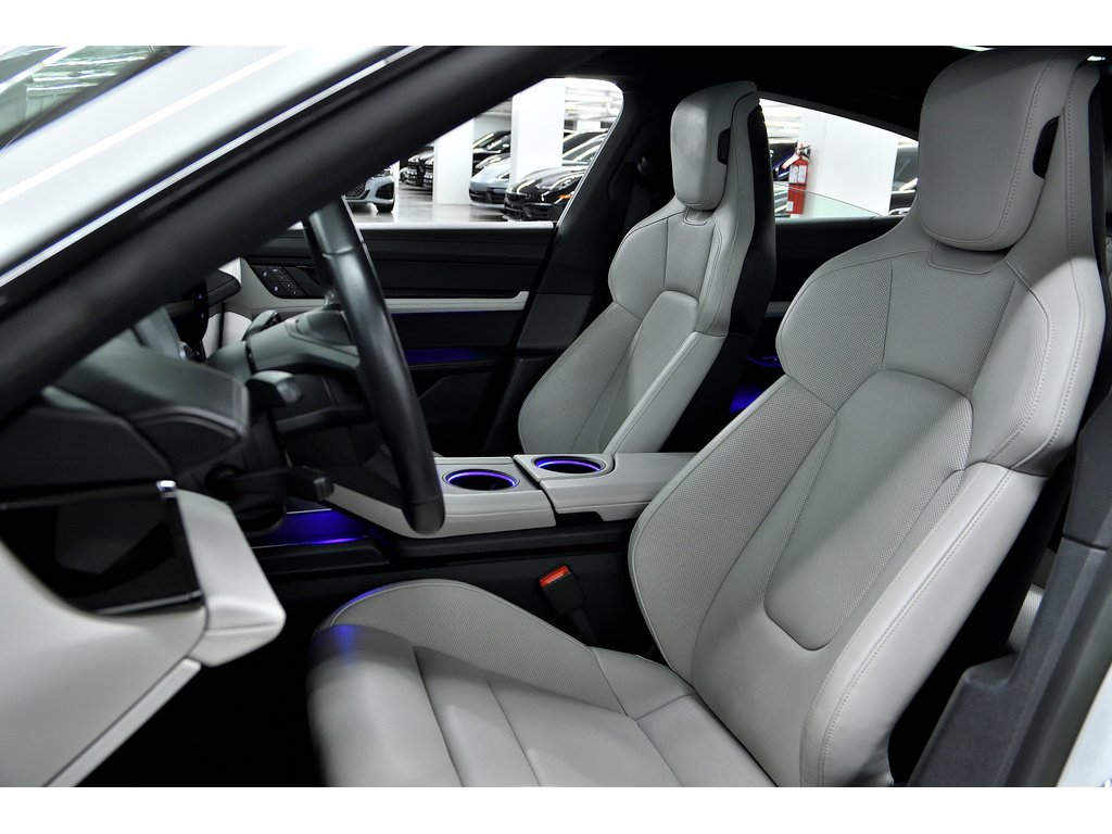 2023 Porsche Taycan 4S AWD / Premium Package / Rear Axle / BOSE in Laval, Quebec - 14 - w1024h768px