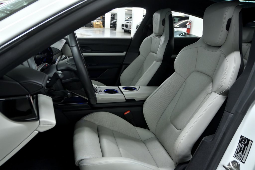 Porsche Taycan 4S 2024 à Laval, Québec - 12 - w1024h768px