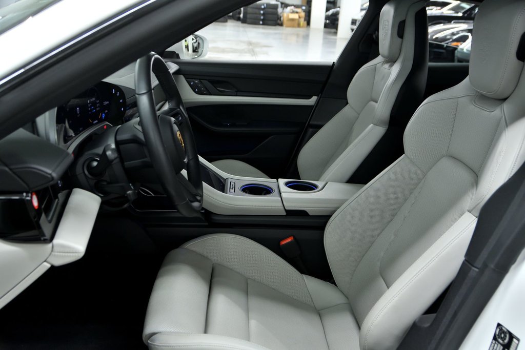 Porsche Taycan 4S 2024 à Laval, Québec - 33 - w1024h768px
