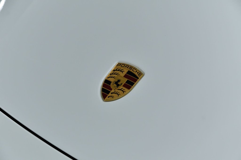 Porsche Taycan 4S 2024 à Laval, Québec - 6 - w1024h768px