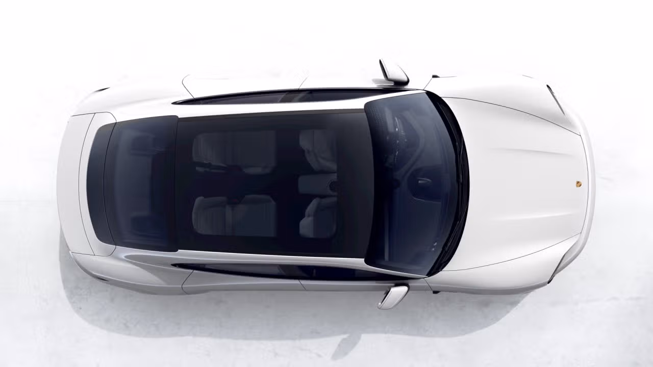 2024 Porsche Taycan 4S in Laval, Quebec - 5 - w1024h768px