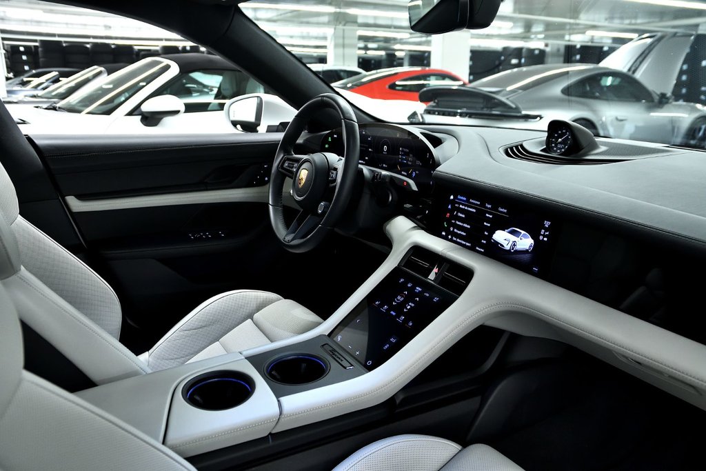 Porsche Taycan 4S 2024 à Laval, Québec - 38 - w1024h768px