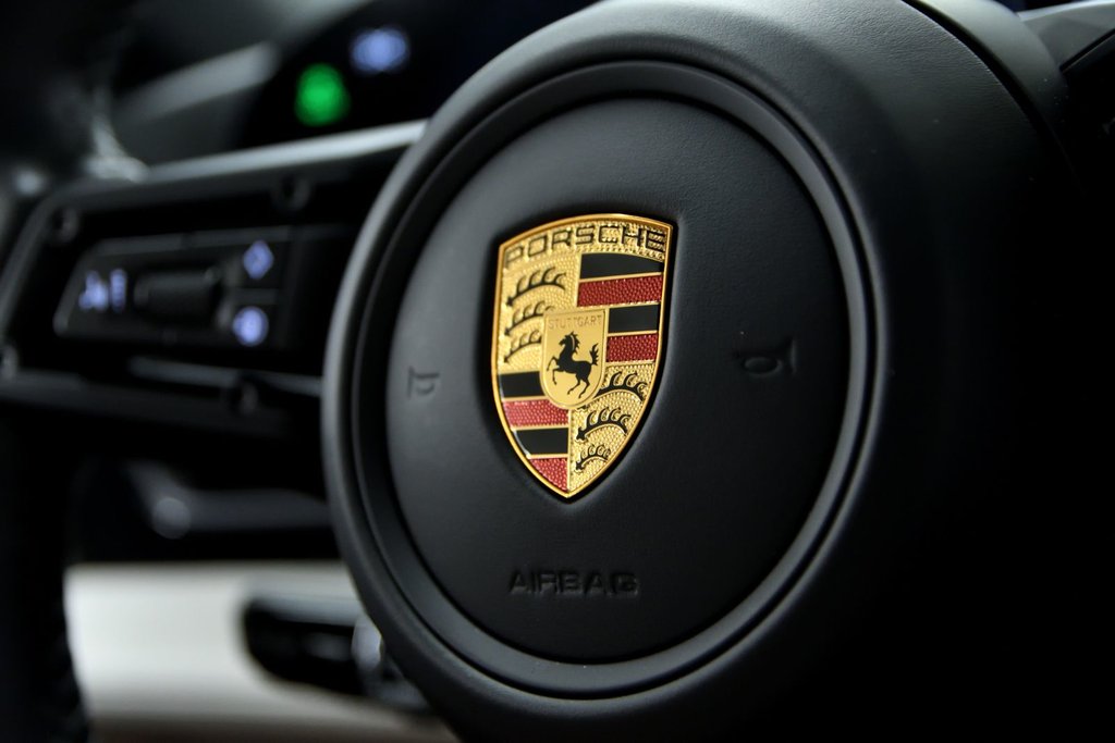 Porsche Taycan 4S 2024 à Laval, Québec - 18 - w1024h768px