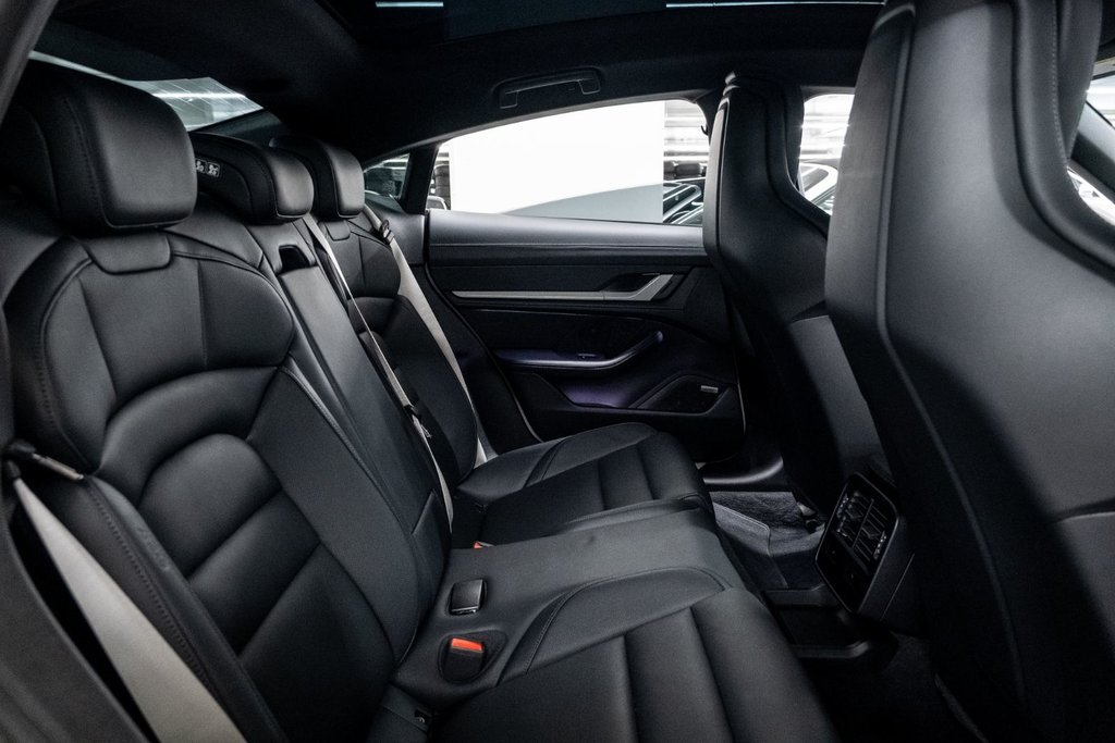 Porsche Taycan 4S 2024 à Laval, Québec - 30 - w1024h768px