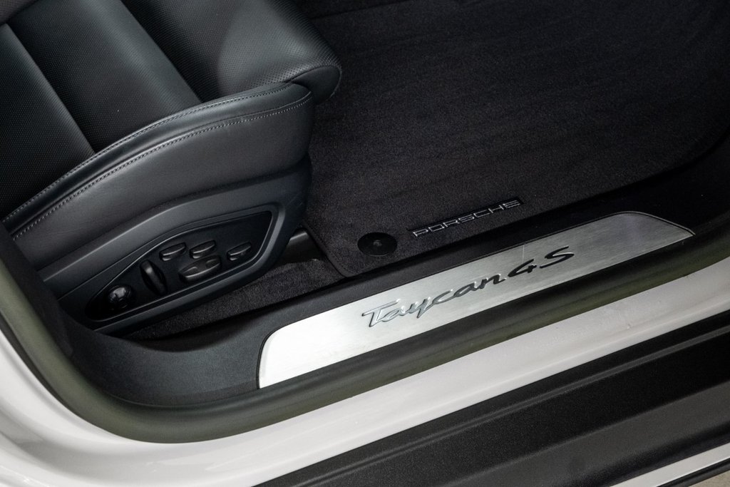Porsche Taycan 4S 2024 à Laval, Québec - 26 - w1024h768px