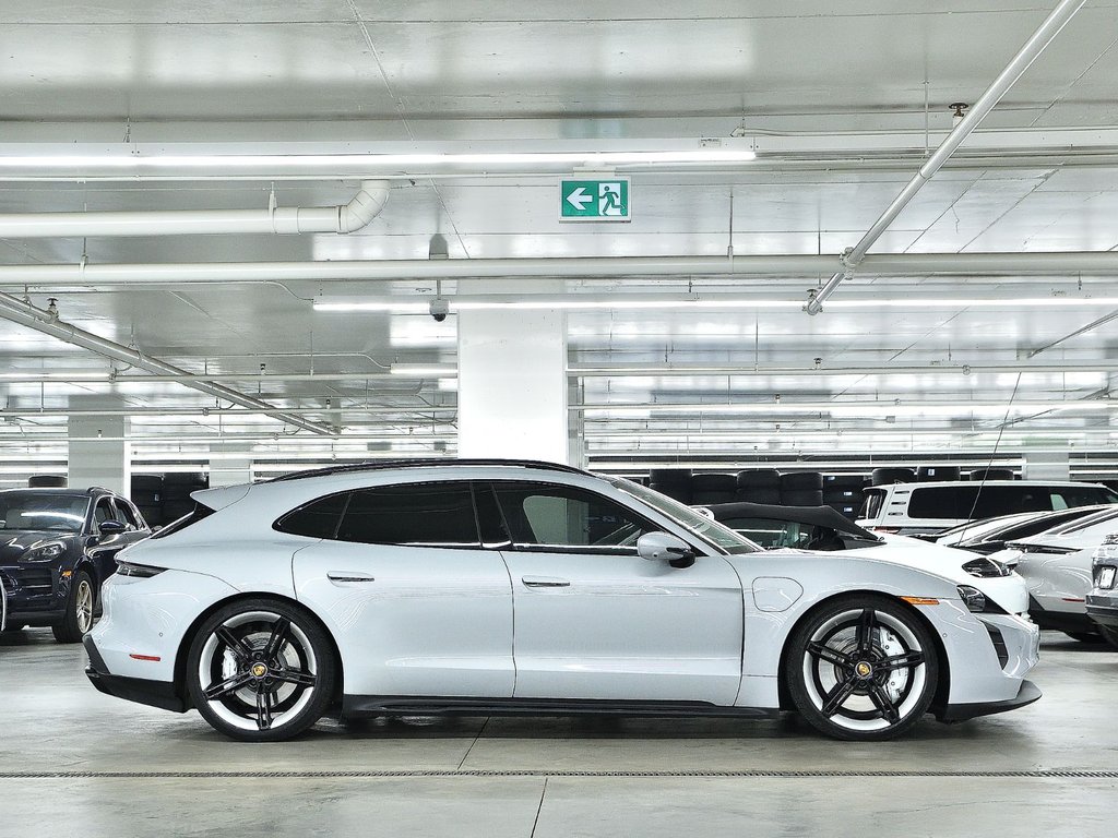 2024 Porsche Taycan GTS Sport Turismo in Laval, Quebec - 2 - w1024h768px