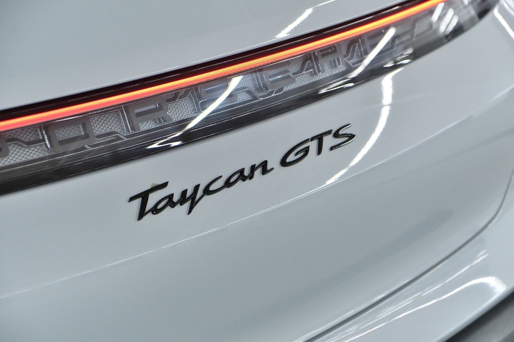 2024 Porsche Taycan GTS Sport Turismo in Laval, Quebec - 44 - w1024h768px