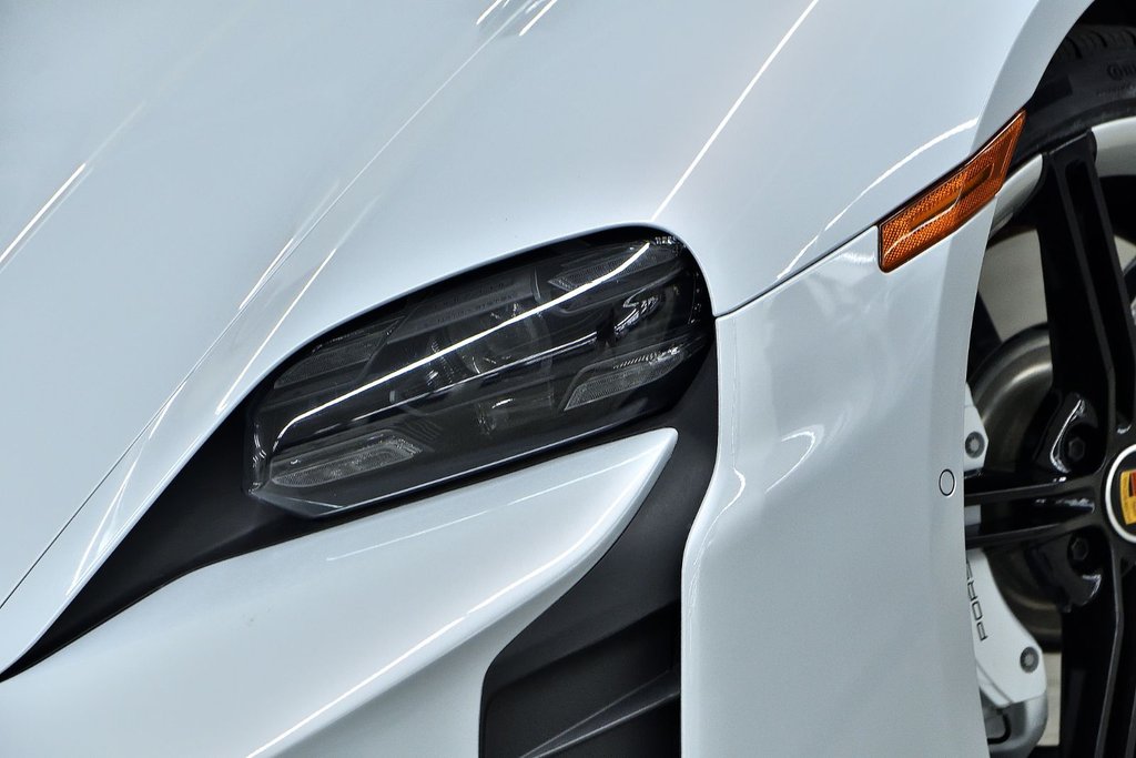 2024 Porsche Taycan GTS Sport Turismo in Laval, Quebec - 7 - w1024h768px
